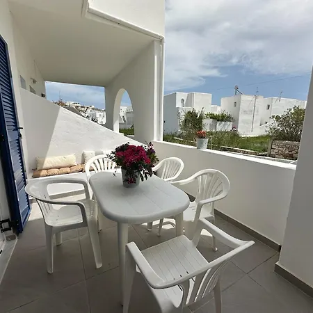 Family House 2 Near Логарас