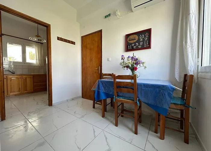 Family House 2 Near *